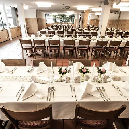 Hotel-gasthof Loewen Hotel Feldkirch