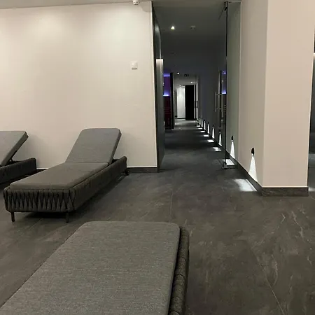 Loewen Hotel 3*
