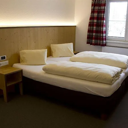 Loewen Hotel 3*